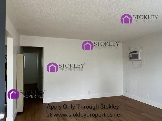 Building Photo - 2405 Applegarth Ln