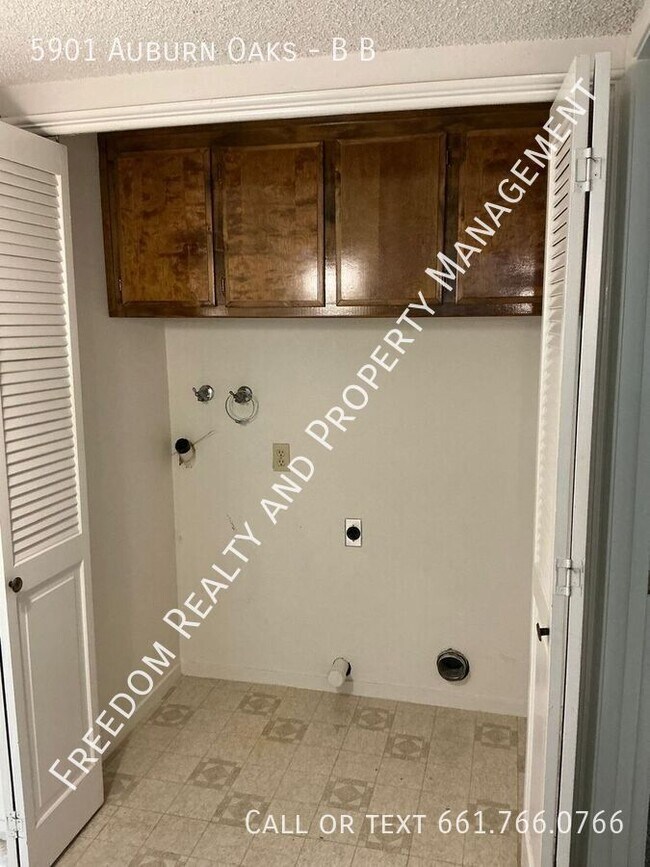 Foto del edificio - 5901 Auburn Oaks Dr