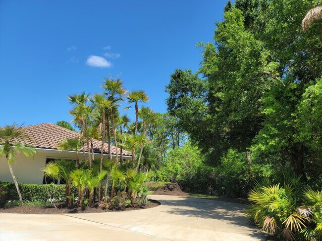 Foto del edificio - 7922 Steeplechase Ln