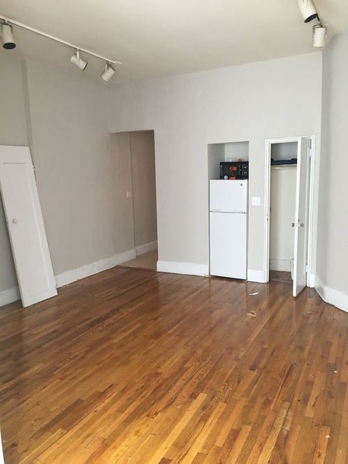 Foto del edificio - 121 E 39th St