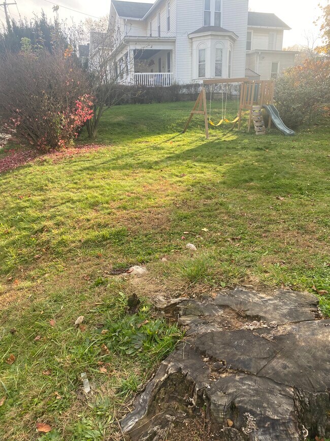 Foto del edificio - 214 1/2 Brown Ave