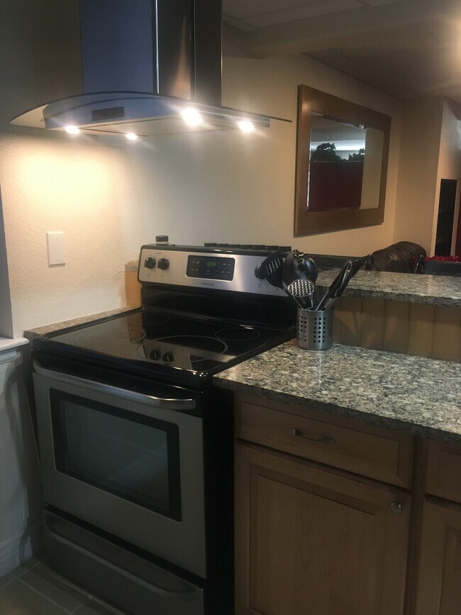 Horno completo - 10831 Hickory Ridge Ln