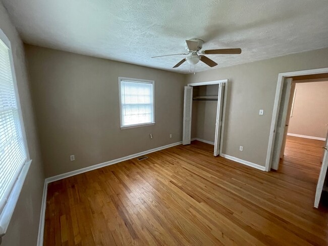 Dormitorio principal - 6041 Elstree Pl
