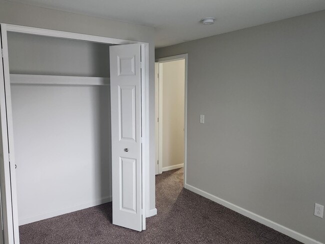 Building Photo - Heritage Glen Townhomes