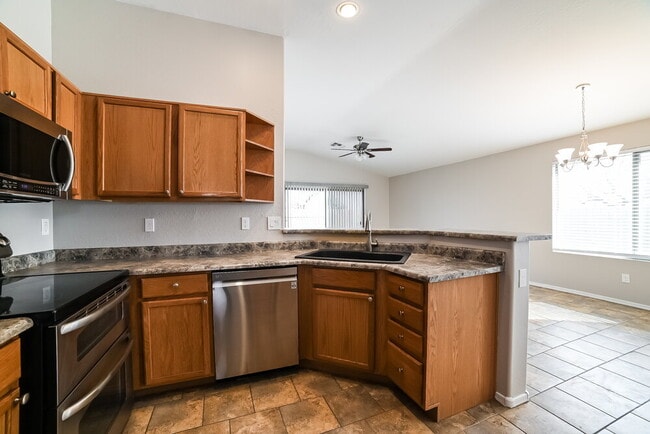 Foto del edificio - 3510 W Thurman Dr