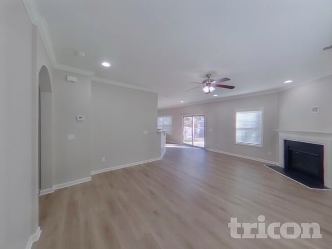 Building Photo - 326 Fairford Rd