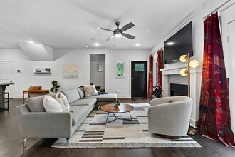 Building Photo - 393 N Ainsley Loop