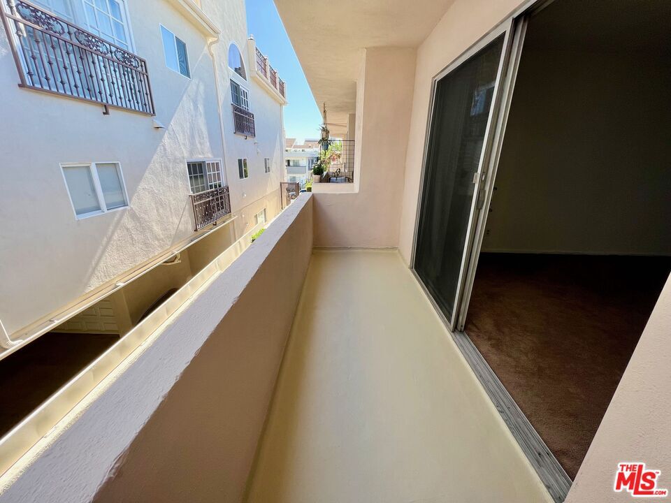 Foto principal - 11727 Mayfield Ave