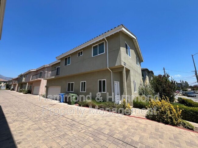 Building Photo - 12680 Bradley Ave