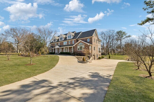 Foto del edificio - Luxury Home for Lease in Brentwood's Meado...