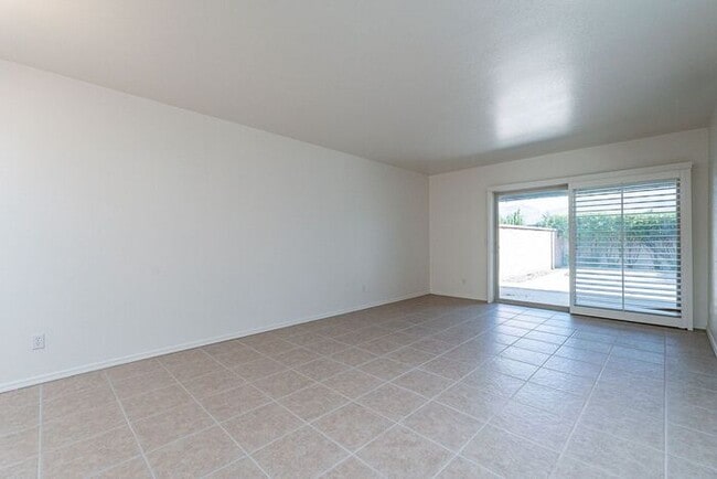 Building Photo - Move-In Ready 2-Bed Tucson Home with Natur...