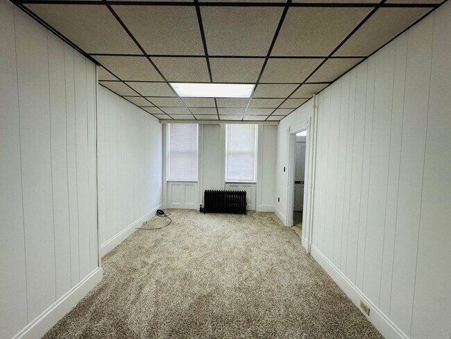 Foto del edificio - Two Bedroom House, Downtown Area