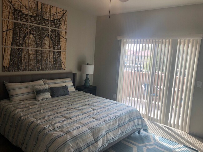 Foto del edificio - Fully Furnished- Eldorado Town Home