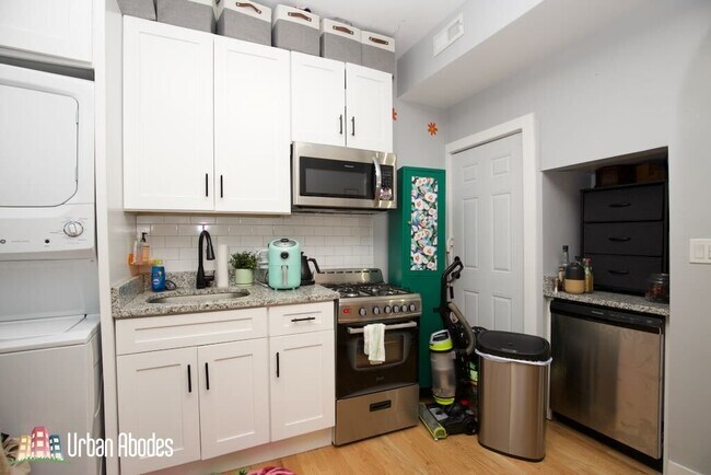 Foto del edificio - 1624 W Beach Ave