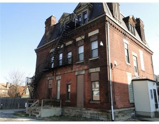 Back of Building - Eberhardt Apartments