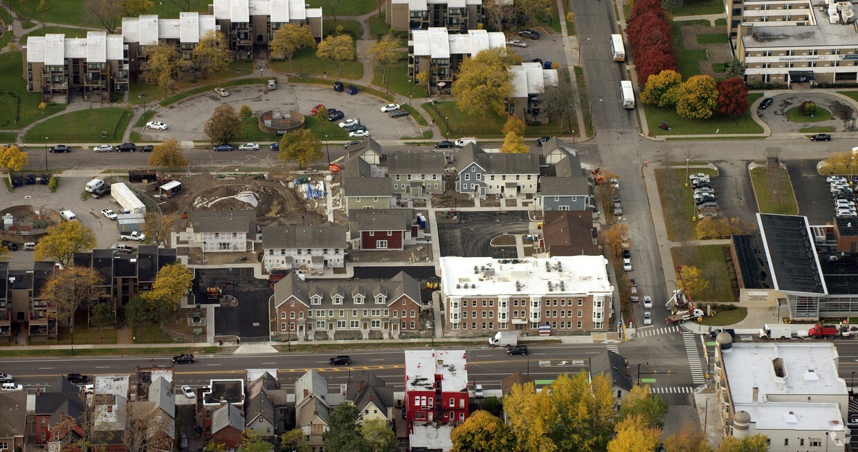 Aerial Photo - Shoreline Apartments