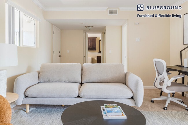 Building Photo - 170 Locksunart Way