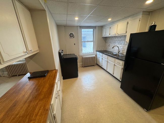 Photo - 34 E Lancaster Ave Apartment