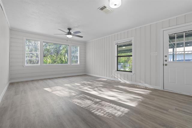 Building Photo - 217 Clinton Dr