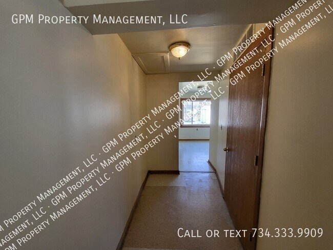 Foto del edificio - 32256 Oscoda Ct