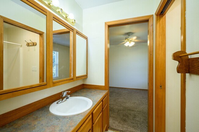 Building Photo - EDD1411