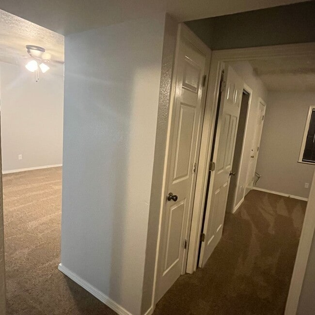 Building Photo - Apartment for Rent