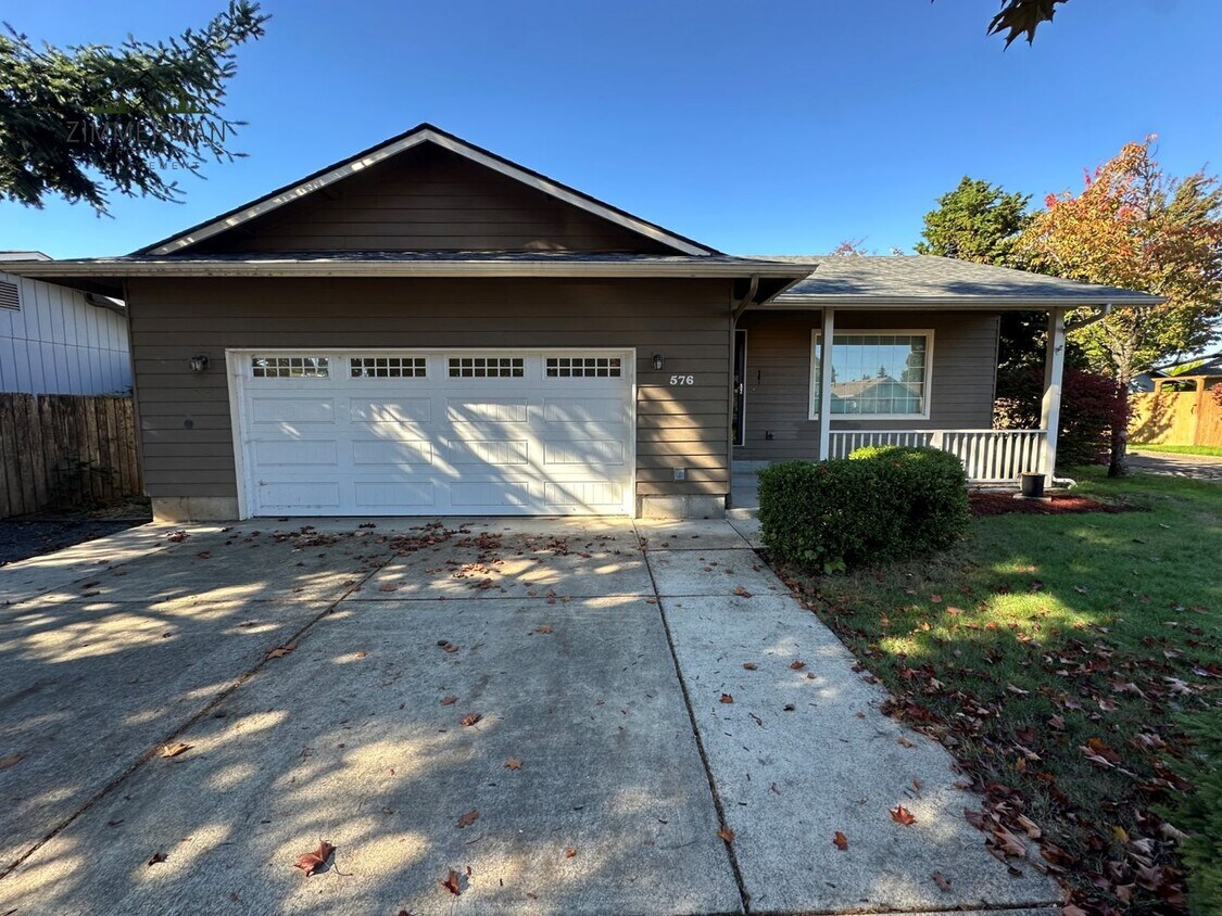 Primary Photo - 3-bedroom, 2-bathroom home located in the ...