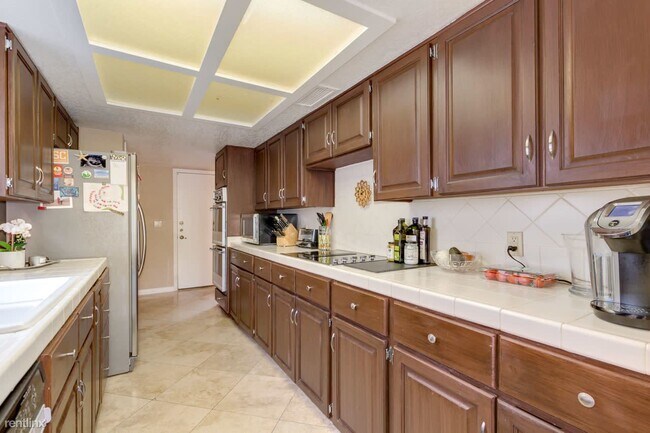 Building Photo - 1 br, 1 bath Condo - 3034 E Stella Ln