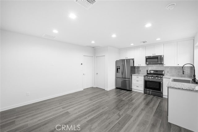 Building Photo - 915 Cornell Dr