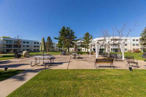 Building Photo - 130 Demont Ave