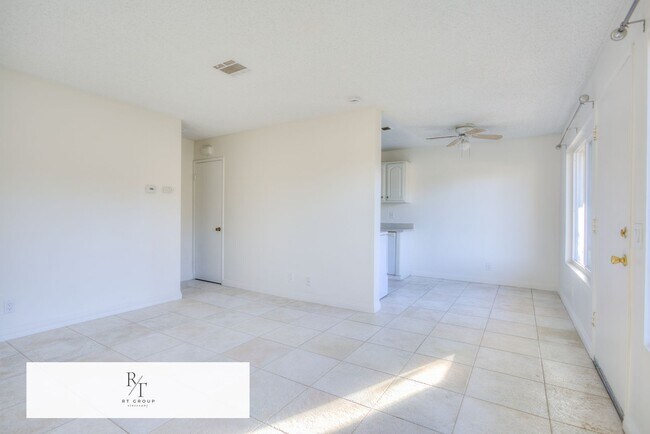 Foto del edificio - Walnut Valley Unified School District