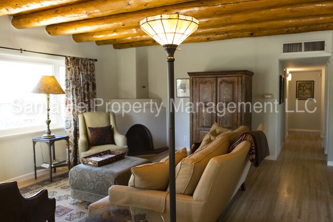Building Photo - 1828 San Felipe Cir