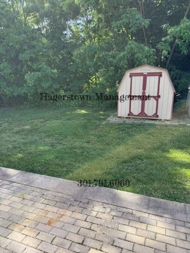 Foto del edificio - Lovely Brick Duplex in Smithsburg