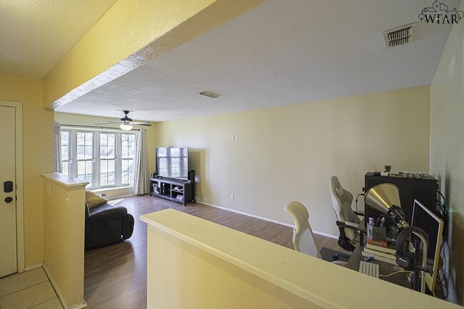 Foto del edificio - 1223 Amherst St