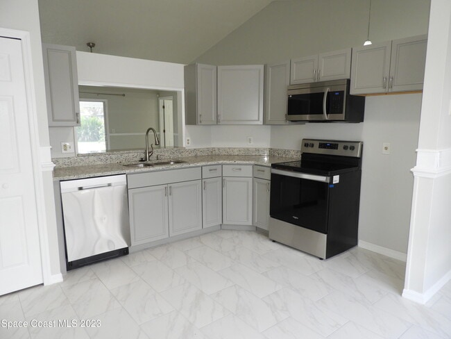 Building Photo - 1904 Brookside St NE