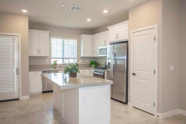 Building Photo - 11039 Bryce Way