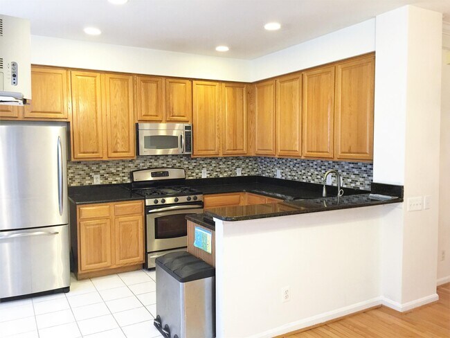 Building Photo - 6022 Ricketts Walk