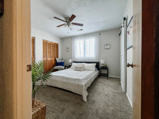 Foto del edificio - 4706 Crest Ave SE