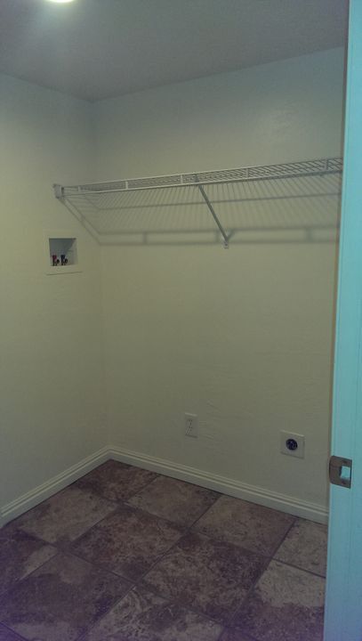 Foto del edificio - 361 East State Street