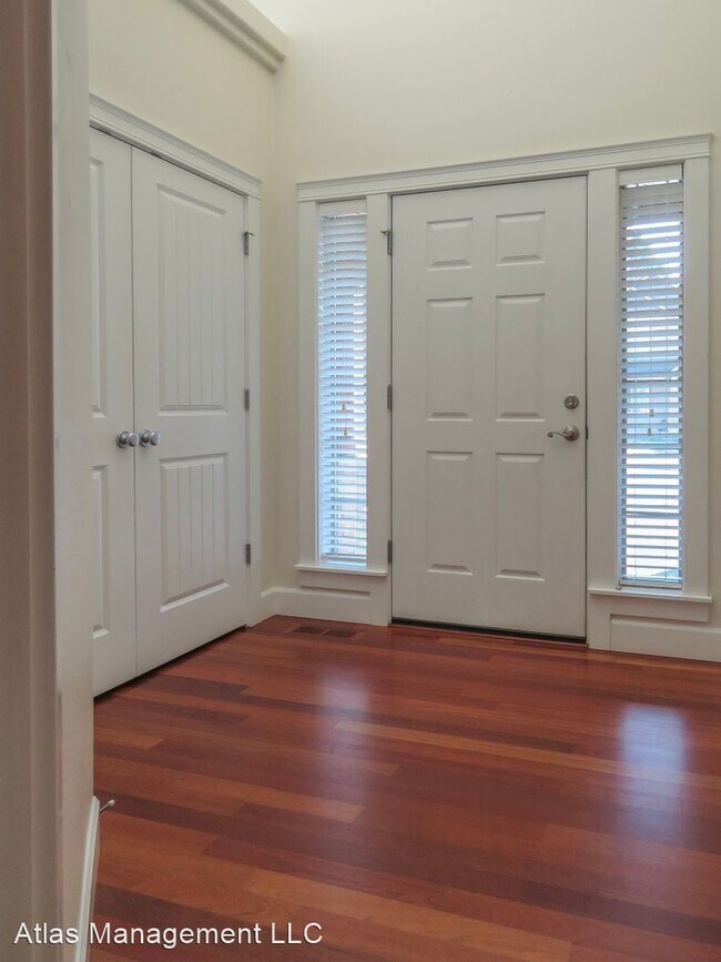 Foto del edificio - 4 br, 2.5 bath House - 635 E Kennedy Ct