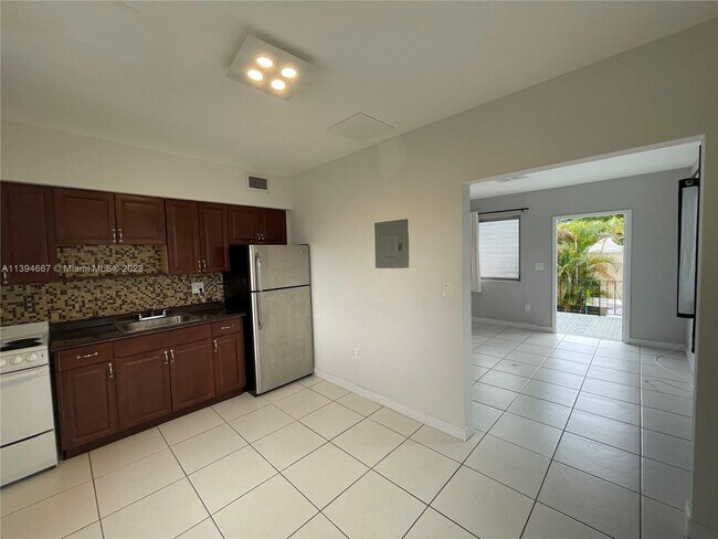 Foto del edificio - 2420 SW 34th Ave