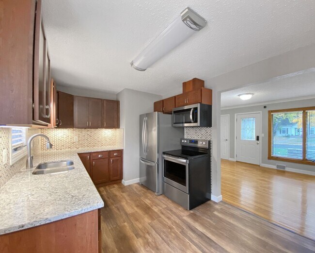 Foto del edificio - 3338 Library Ln