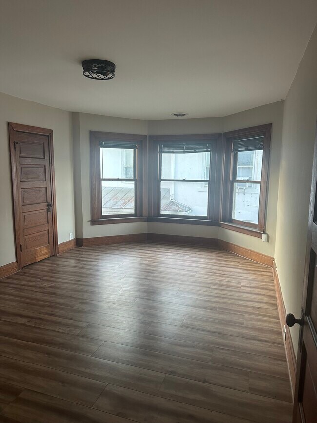 Building Photo - 118 Cocoa Ave