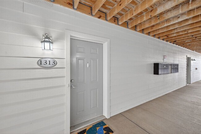 Foto del edificio - 1313 Piedmont Cir