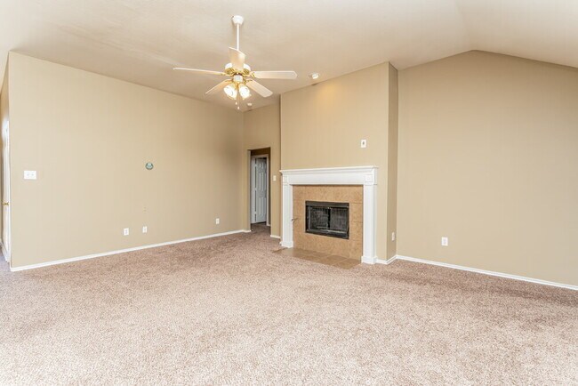 Building Photo - 1142 Hampshire Ln