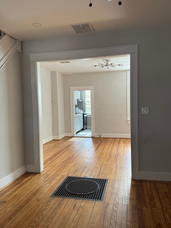 Foto del edificio - 741 Melville Ave