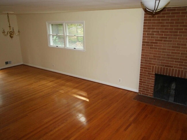 Photo - 1103 Roberta Ct (McLean, VA) House