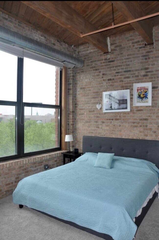 Foto del edificio - 1040 W Adams St