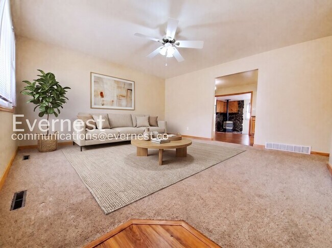 Foto del edificio - 1116 Juniper Ct