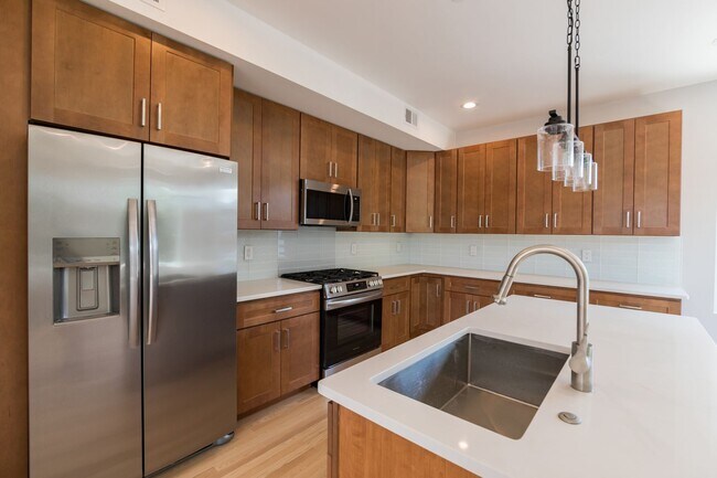 Building Photo - 4 Bed Grays Ferry Home